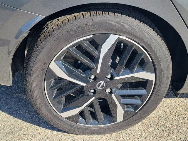 2025 Gun Metallic Nissan Versa 1.6 SR FWD Sedan