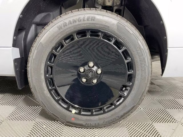 2026 White Metallic Ford Maverick Lobo Standard AWD Truck