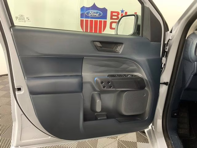 2026 White Metallic Ford Maverick Lobo Standard AWD Truck