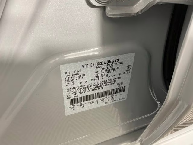 2026 White Metallic Ford Maverick Lobo Standard AWD Truck