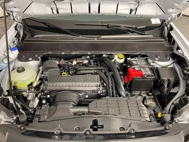 2026 White Metallic Ford Maverick Lobo Standard AWD Truck