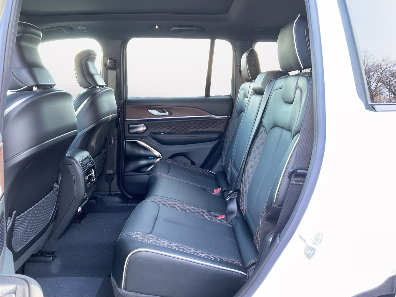 2025 Bright White Clearcoat Jeep Grand Cherokee Summit 4X4 SUV