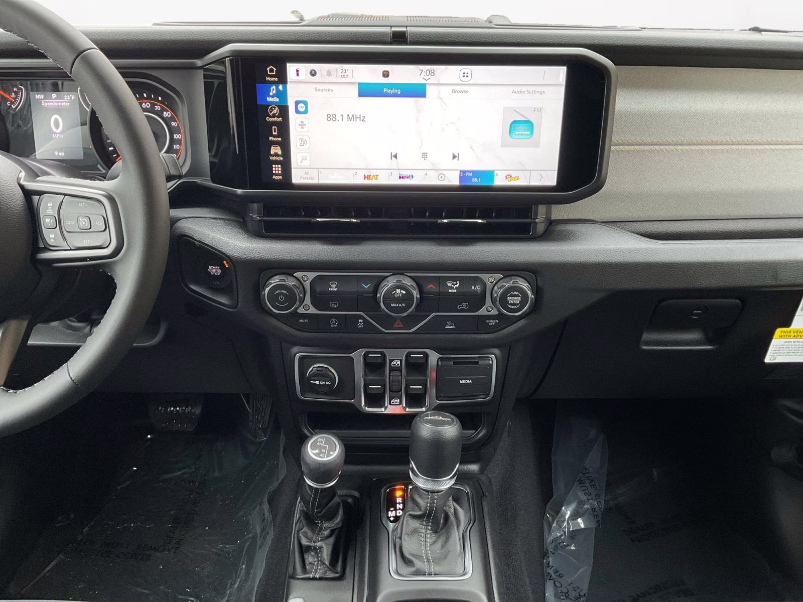 2026 Bright White Clearcoat Jeep Gladiator Sport S 4X4 Truck