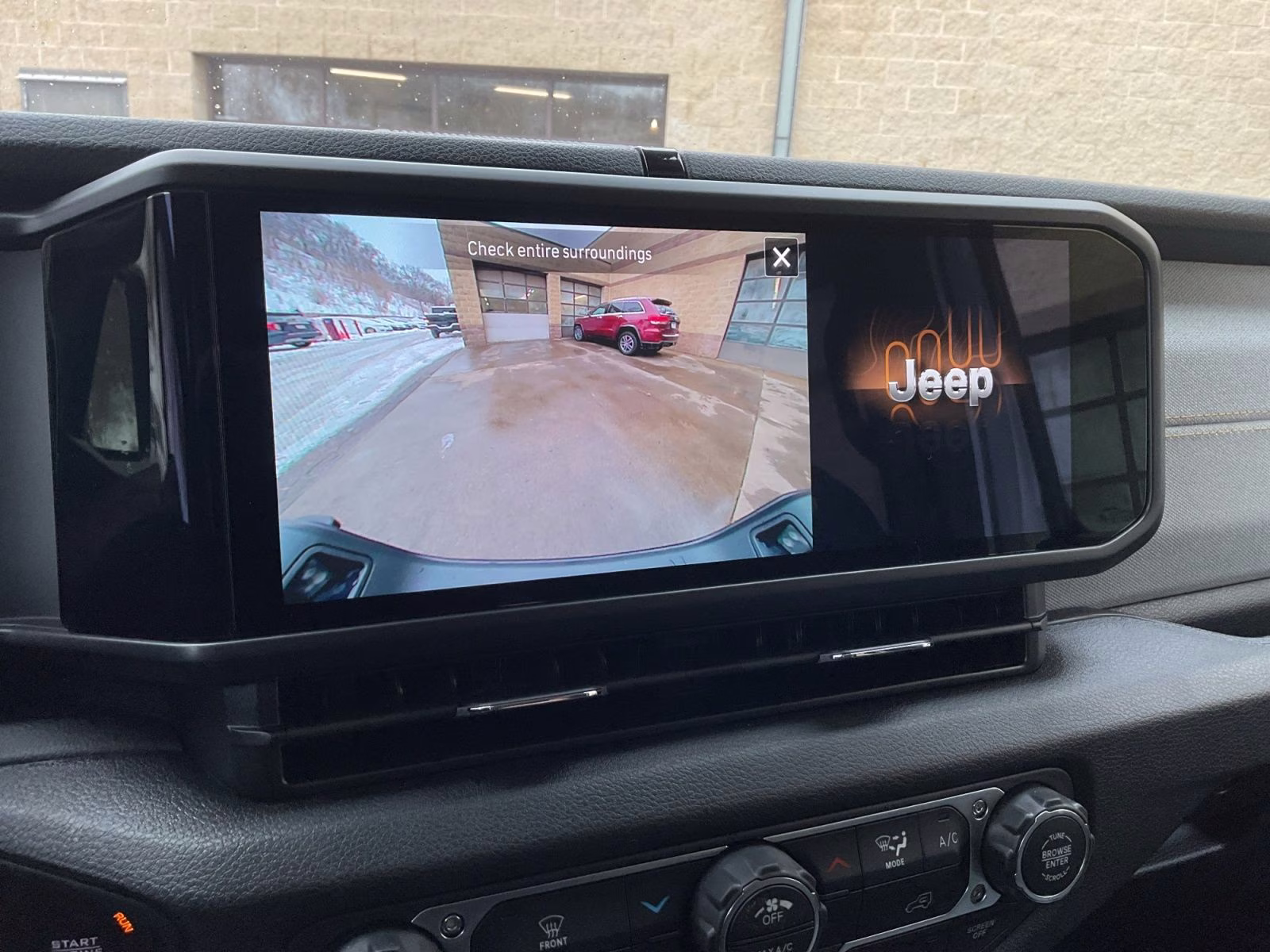 2026 Bright White Clearcoat Jeep Gladiator Sport S 4X4 Truck