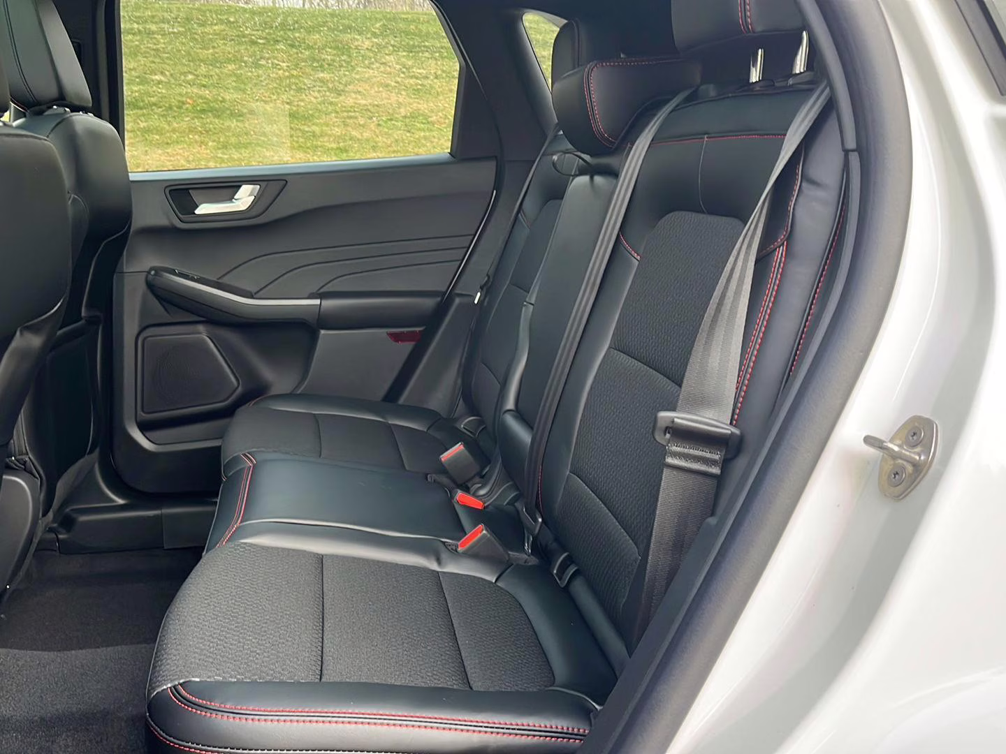 2026 Star White Metallic Tri-Coat Ford Escape ST-Line Select AWD SUV