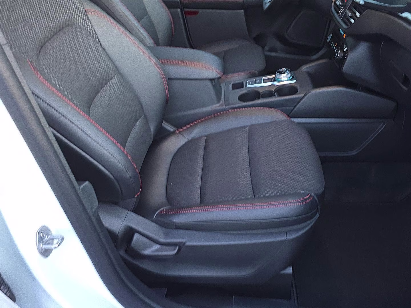 2026 Star White Metallic Tri-Coat Ford Escape ST-Line AWD SUV