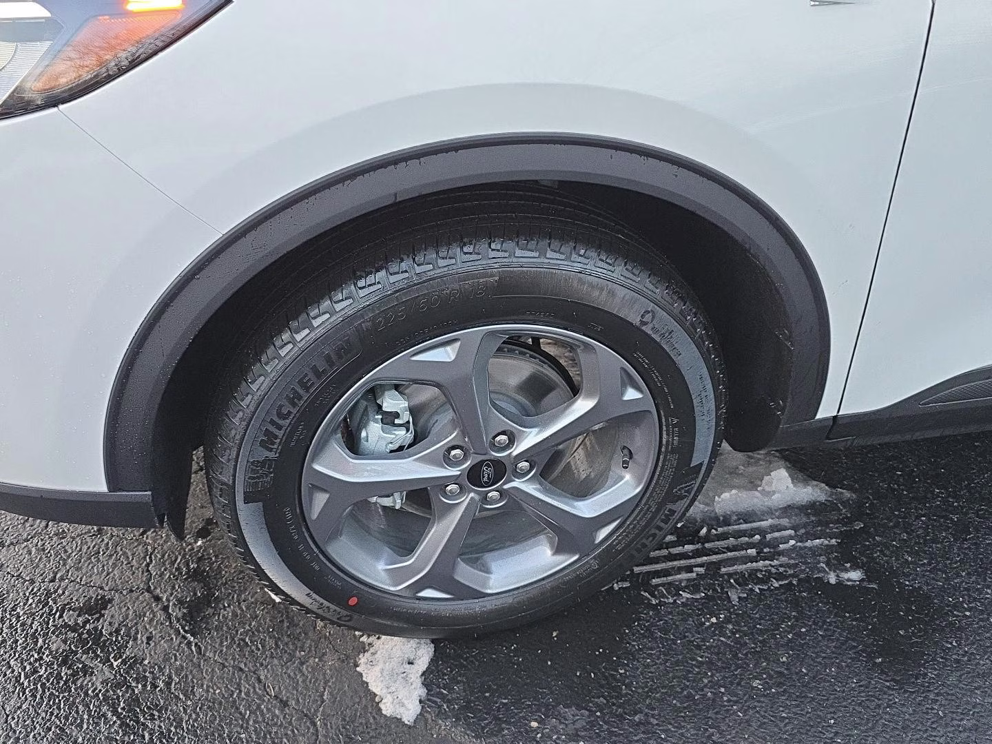 2026 Star White Metallic Tri-Coat Ford Escape ST-Line AWD SUV