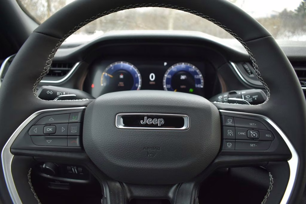 2025 Baltic Gray Metallic Clearcoat Jeep Grand Cherokee Altitude X 4X4 SUV