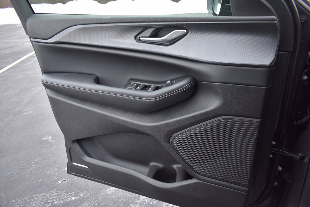 2025 Baltic Gray Metallic Clearcoat Jeep Grand Cherokee Altitude X 4X4 SUV