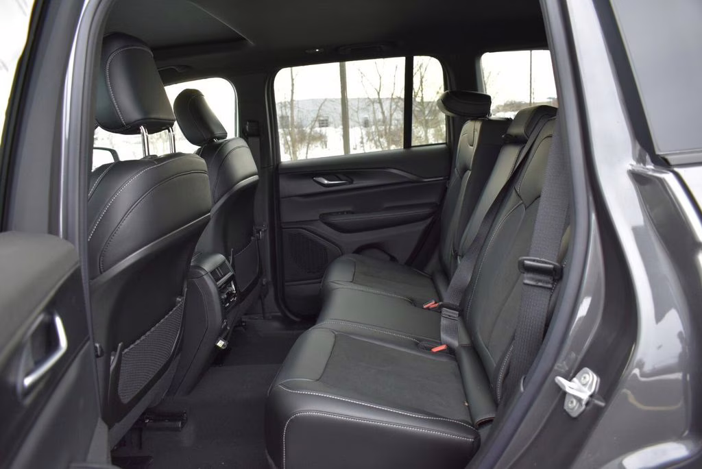 2025 Baltic Gray Metallic Clearcoat Jeep Grand Cherokee Altitude X 4X4 SUV