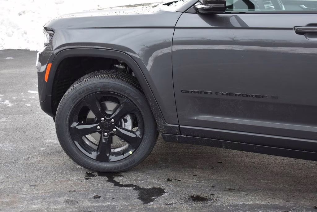 2025 Baltic Gray Metallic Clearcoat Jeep Grand Cherokee Altitude X 4X4 SUV