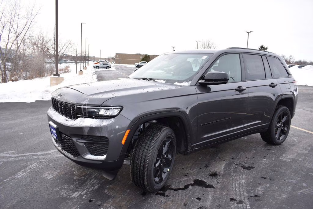 2025 Baltic Gray Metallic Clearcoat Jeep Grand Cherokee Altitude X 4X4 SUV