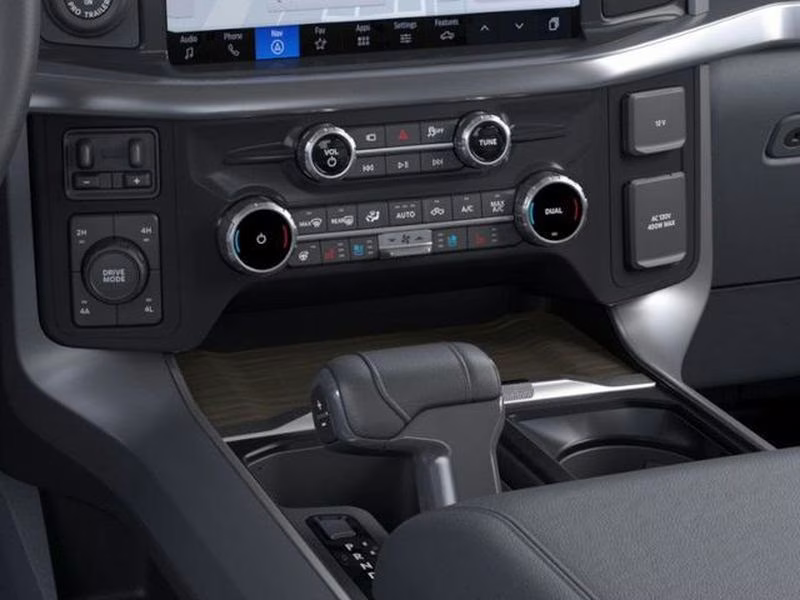 2025 Oxford White Ford F-150 LARIAT 4X4 Truck
