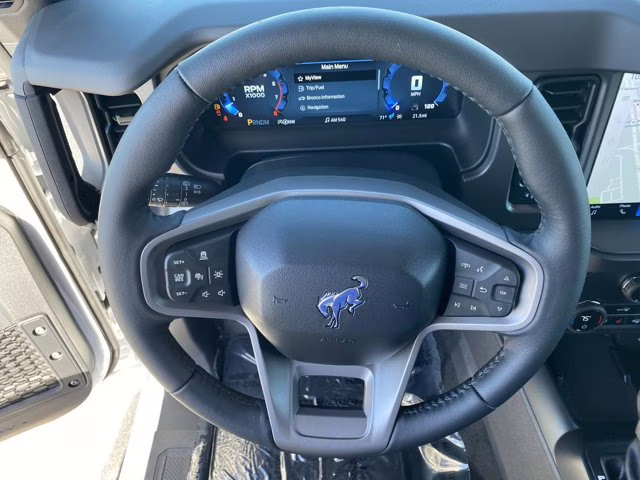 2026 Oxford White Ford Bronco Badlands 4X4 Convertible