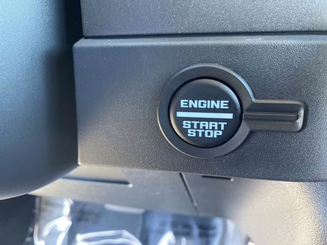 2026 Oxford White Ford Bronco Badlands 4X4 Convertible