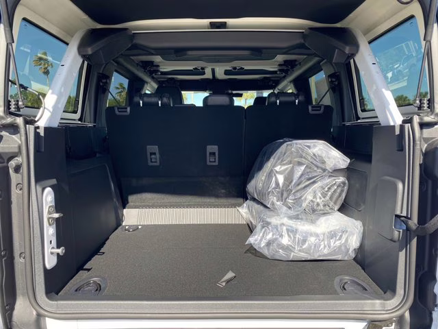 2026 Oxford White Ford Bronco Badlands 4X4 Convertible