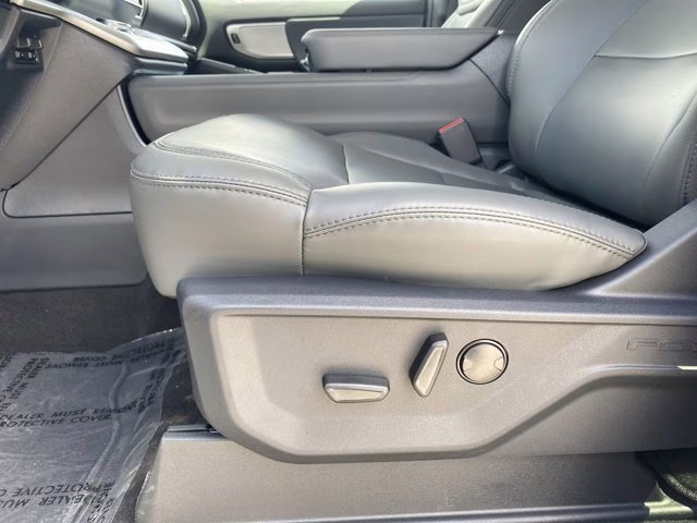 2026 Agate Black Metallic Ford Expedition Max Active 4X4 SUV