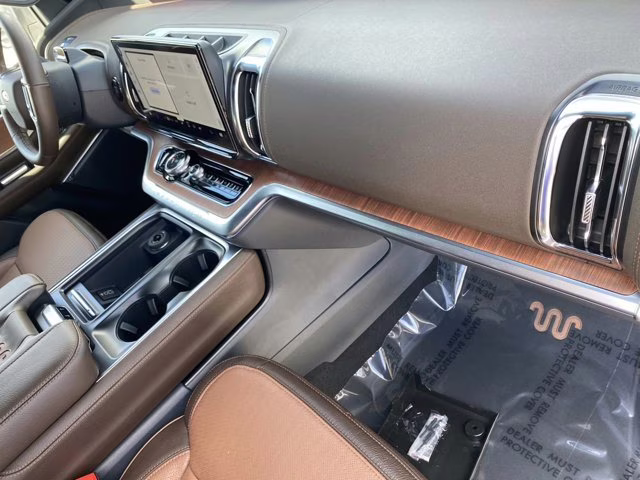 2026 Star White Metallic Tri-Coat Ford Expedition Max King Ranch 4X4 SUV