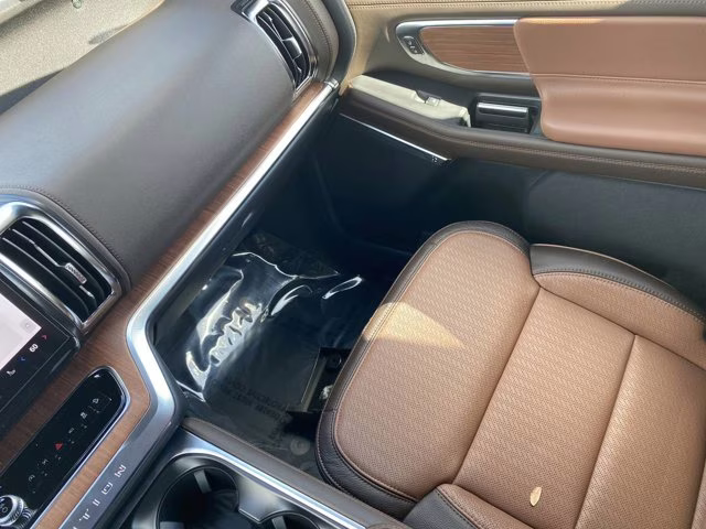 2026 Star White Metallic Tri-Coat Ford Expedition Max King Ranch 4X4 SUV