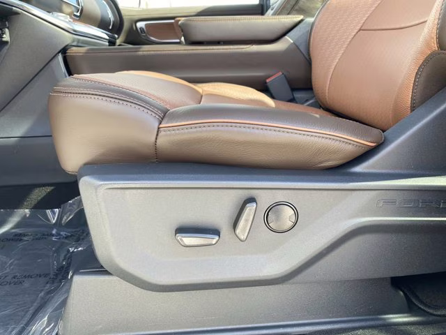 2026 Star White Metallic Tri-Coat Ford Expedition Max King Ranch 4X4 SUV