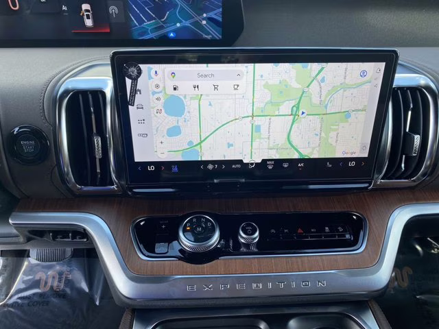 2026 Star White Metallic Tri-Coat Ford Expedition Max King Ranch 4X4 SUV