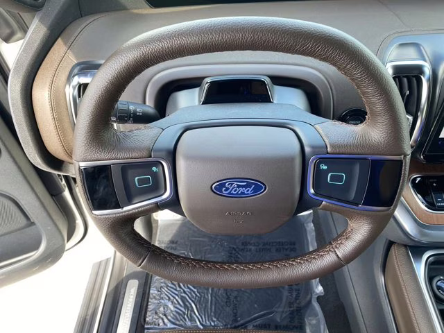 2026 Star White Metallic Tri-Coat Ford Expedition Max King Ranch 4X4 SUV