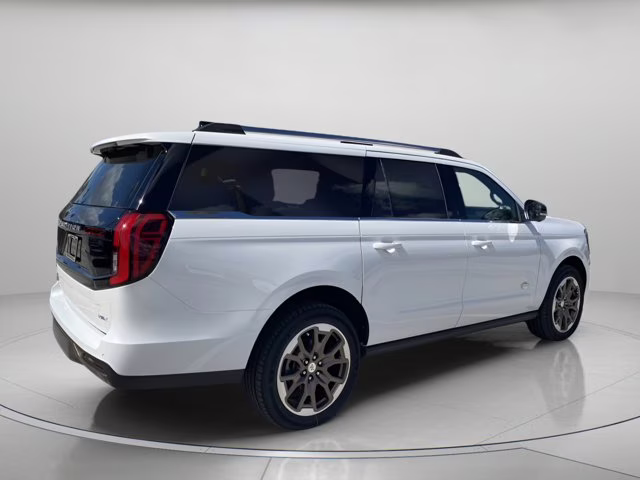 2026 Star White Metallic Tri-Coat Ford Expedition Max King Ranch 4X4 SUV