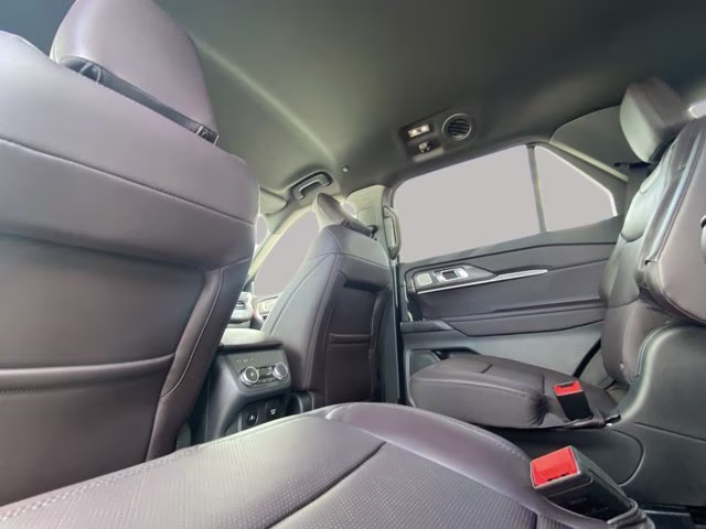 2026 Space White Metallic Ford Explorer Platinum RWD SUV