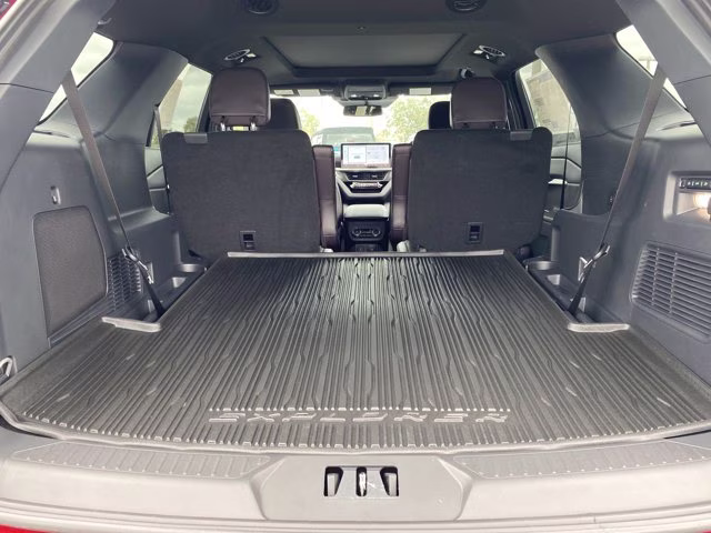 2026 Rapid Red Metallic Tinted Clearcoat Ford Explorer Platinum RWD SUV