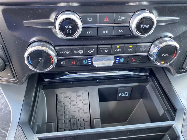 2026 Agate Black Metallic Ford Super Duty F-250 SRW LARIAT 4X4 Truck