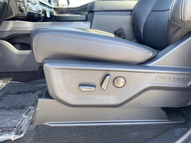 2026 Glacier Gray Metallic Tri-Coat Ford Super Duty F-350 SRW LARIAT 4X4 Truck