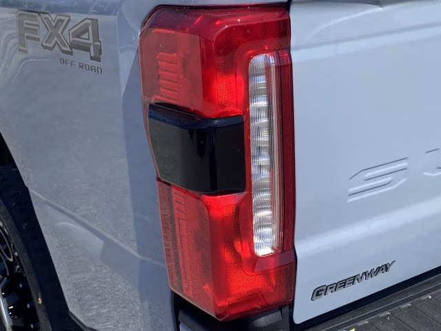 2026 Glacier Gray Metallic Tri-Coat Ford Super Duty F-350 SRW LARIAT 4X4 Truck