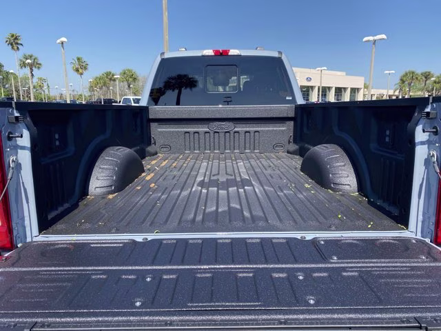 2026 Glacier Gray Metallic Tri-Coat Ford Super Duty F-350 SRW LARIAT 4X4 Truck