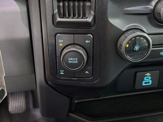 2025 Agate Black Metallic Ford Super Duty F-250 SRW XL 4X4 Truck