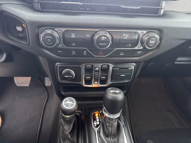 2026 Granite Crystal Metallic Clearcoat Jeep Wrangler Sport 4X4 Convertible