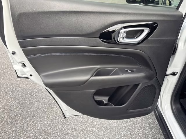 2026 Bright White Clearcoat Jeep Compass Latitude Altitude 4X4 SUV