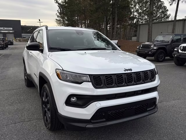 2026 Bright White Clearcoat Jeep Compass Latitude Altitude 4X4 SUV