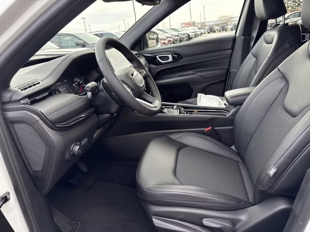 2026 Bright White Clearcoat Jeep Compass Latitude Altitude 4X4 SUV