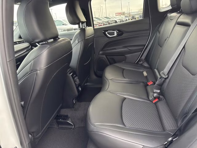 2026 Bright White Clearcoat Jeep Compass Latitude Altitude 4X4 SUV