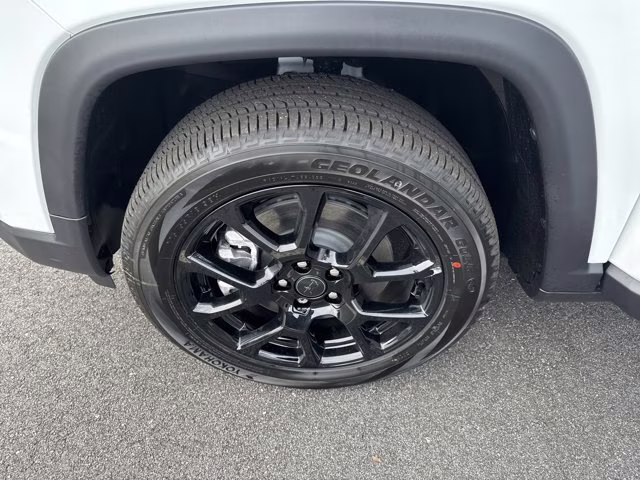 2026 Bright White Clearcoat Jeep Compass Latitude Altitude 4X4 SUV