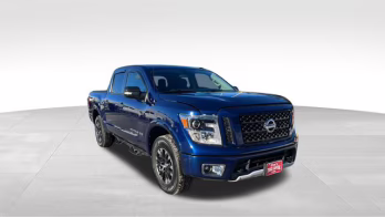 2019 Deep Blue Pearl Metallic Nissan Titan PRO-4X 4X4 Truck
