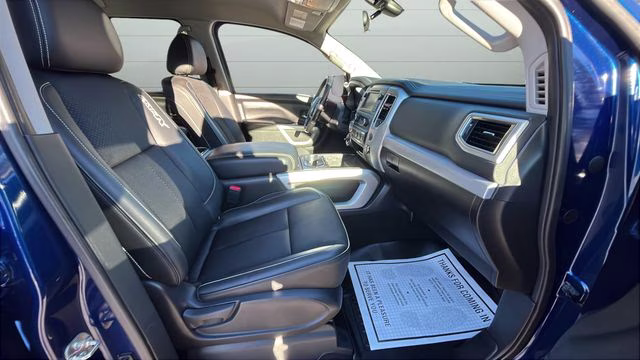 2019 Deep Blue Pearl Metallic Nissan Titan PRO-4X 4X4 Truck