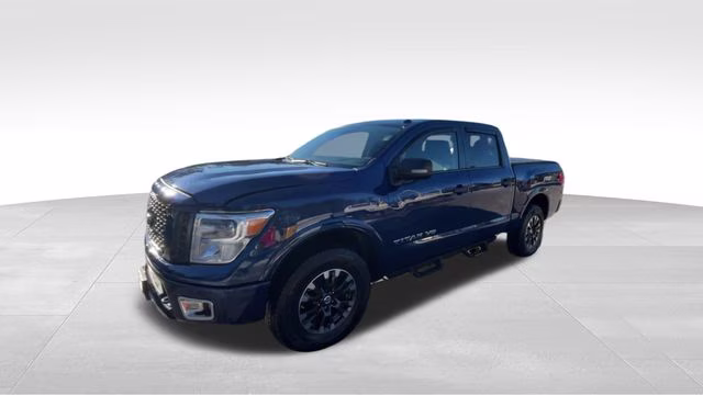 2019 Deep Blue Pearl Metallic Nissan Titan PRO-4X 4X4 Truck