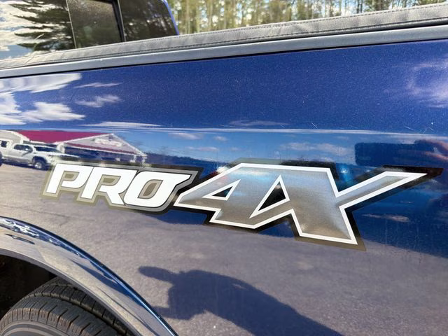 2019 Deep Blue Pearl Metallic Nissan Titan PRO-4X 4X4 Truck