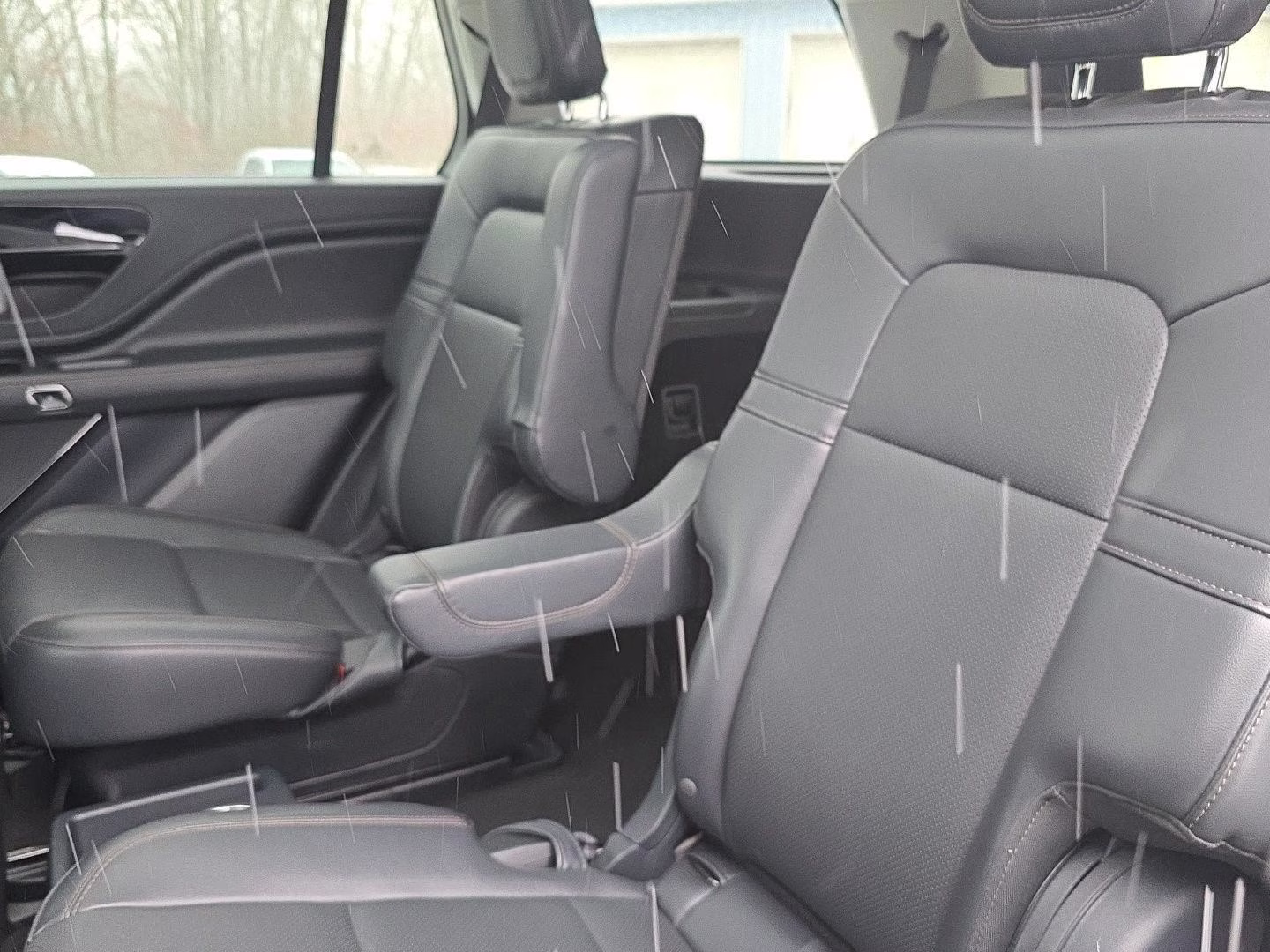 2025 Infinite Black Metallic Clearcoat Lincoln Aviator Premiere AWD SUV