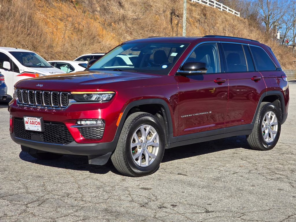 2022 Velvet Red Pearlcoat Jeep Grand Cherokee Limited 4X4 SUV