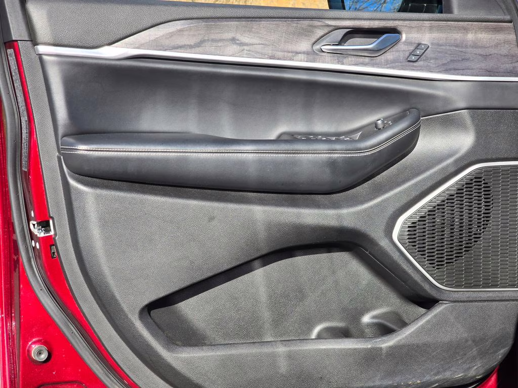 2022 Velvet Red Pearlcoat Jeep Grand Cherokee Limited 4X4 SUV