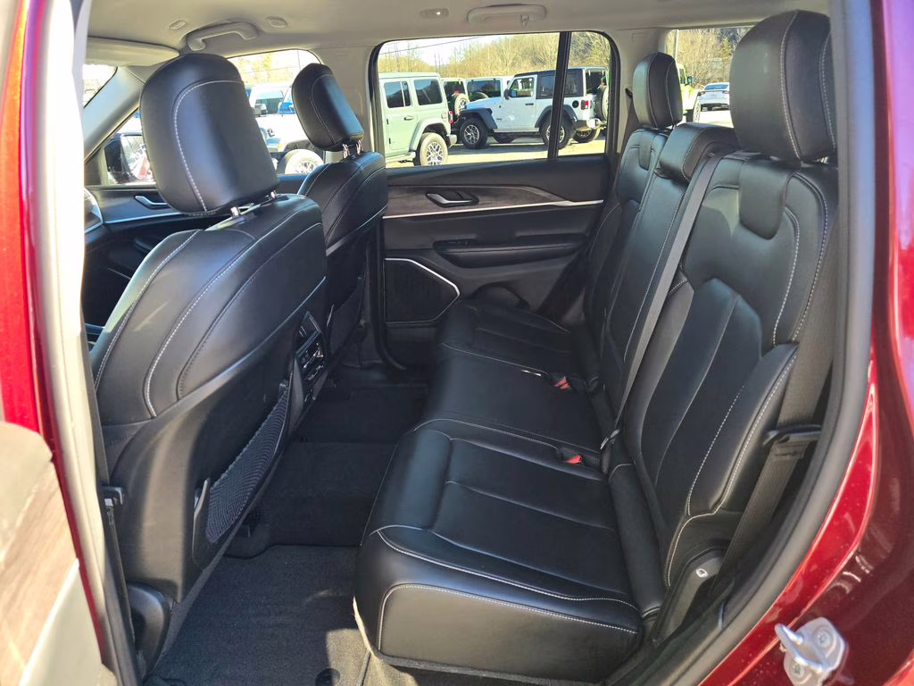 2022 Velvet Red Pearlcoat Jeep Grand Cherokee Limited 4X4 SUV