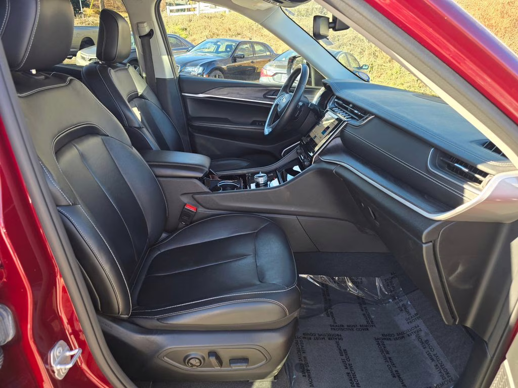 2022 Velvet Red Pearlcoat Jeep Grand Cherokee Limited 4X4 SUV