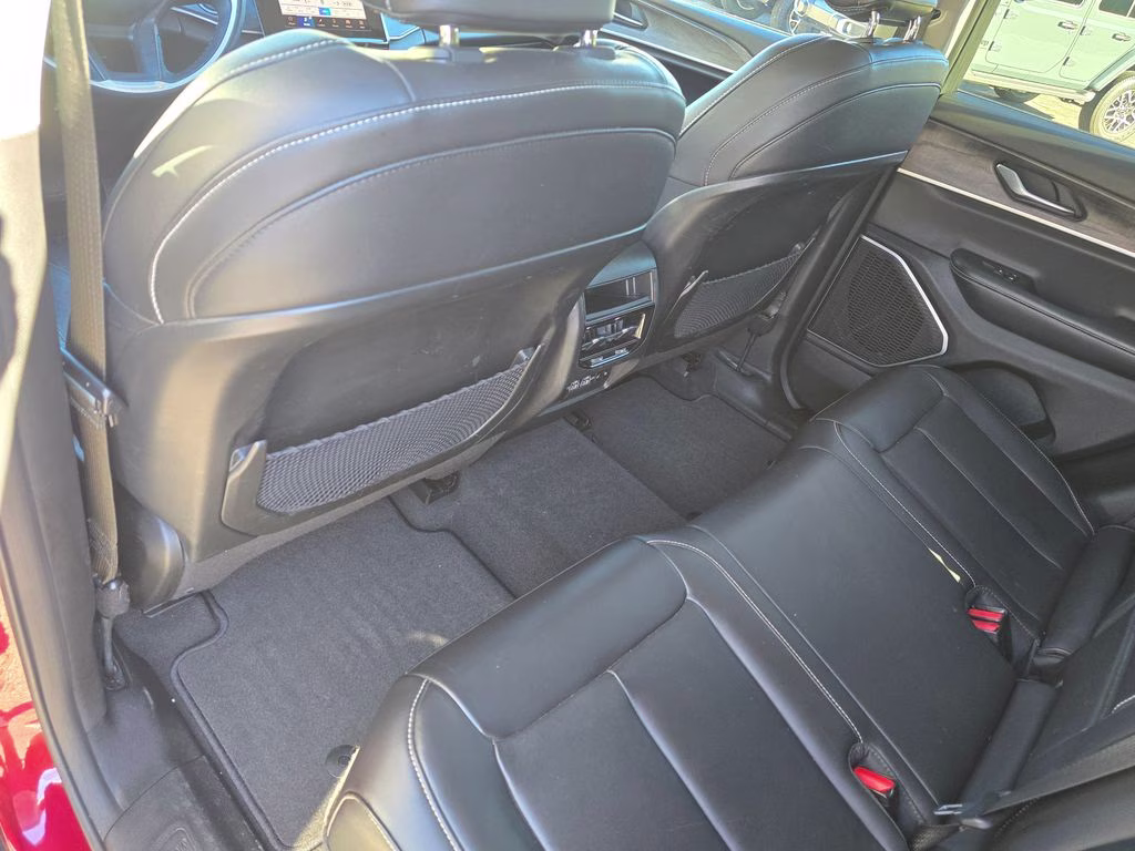 2022 Velvet Red Pearlcoat Jeep Grand Cherokee Limited 4X4 SUV